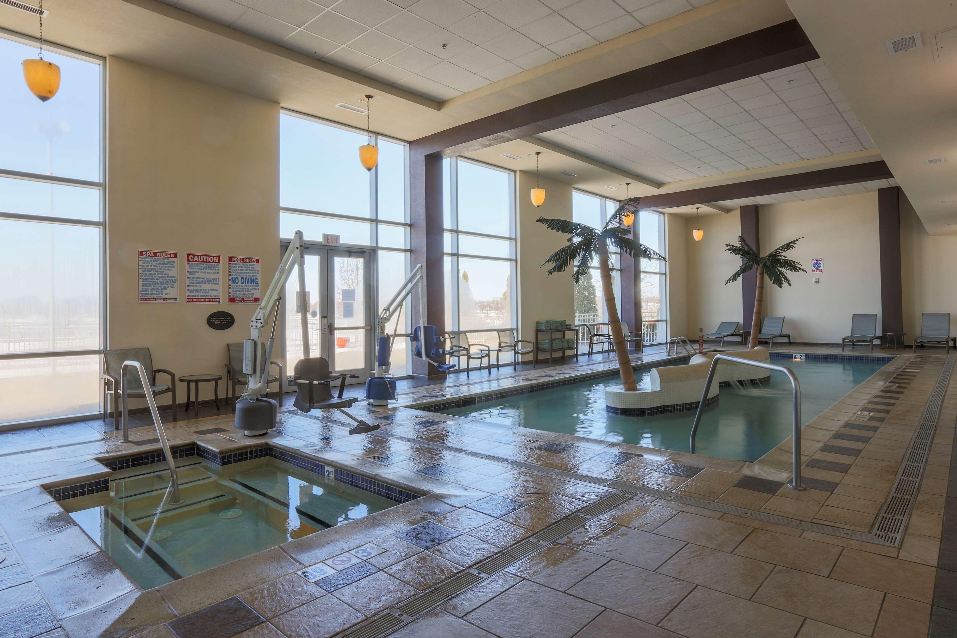 Doubletree By Hilton Bay City - Riverfront Exterior foto